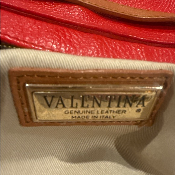 Valentina Vintage Italian Pebbled Red Leather Crossbody Bag - Picture 4 of 7